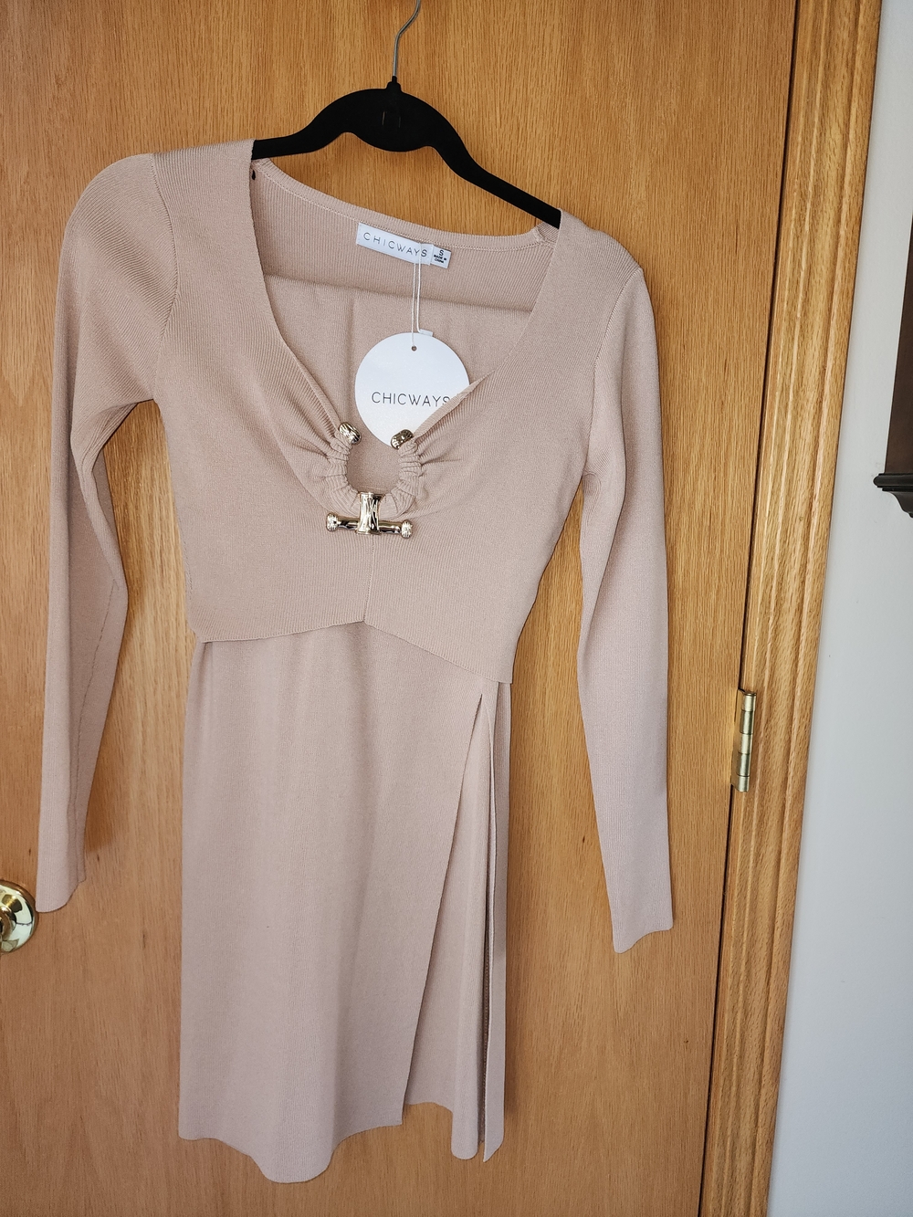 NWT $20 ChicWays Beige Long-Sleeve Knit Dress with Gold Ring Detail(FLAW ON TOP)